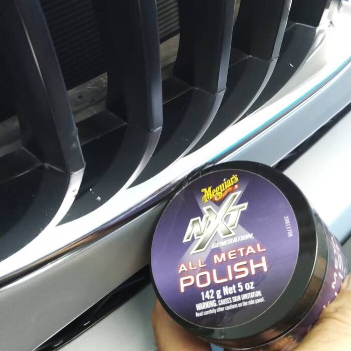 Поліроль для металу All Metal Polish в дії