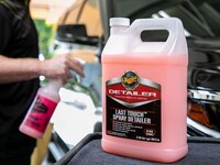 Детейлінг спрей для догляду за поверхнею Meguiar's D15501 Detailer Last Touch Spray, 3.78 л - Фото 5