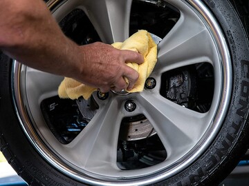 Очищувач для алюмінієвих дисків Meguiar's G14324 Hot Rims Aluminum Wheel Cleaner, 709 мл