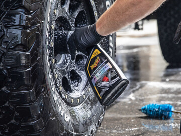 Очищувач для дисків з реагентом Meguiar's G180124 Ultimate All Wheel Cleaner, 709 мл