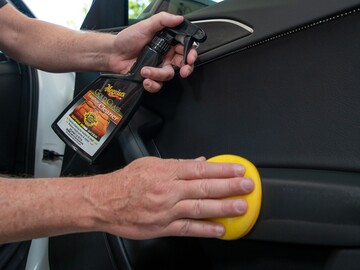 Очищувач для шкіри і вініла Meguiar's G18516 Gold Class ™ Leather & Vinyl Cleaner, 473 мл