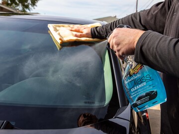 Очищувач для скла Meguiar's G8224 Perfect Clarity Glass Cleaner, 709 мл