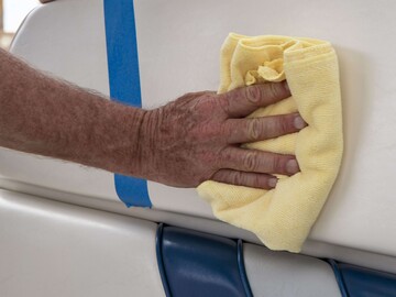 Очищувач і кондиціонер для вінілу і гуми Meguiar's M5716 Marine / RV Vinyl & Rubber Cleaner & Protectant Spray, 473 мл