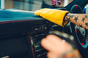 Рукавиця мікрофіброва для догляду за салоном Meguiar's X1804EU Detailing Mitt