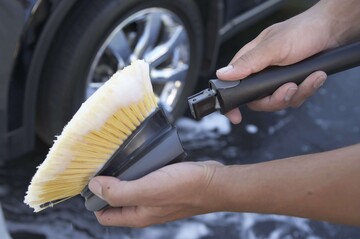 Щітка для миття зовнішньої сторони дисків Meguiar's X1025EU Versa Angle Wheel Face Brush