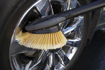 Щітка для миття зовнішньої сторони дисків Meguiar's X1025EU Versa Angle Wheel Face Brush