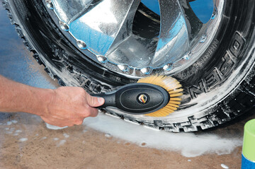 Щітка для миття зовнішньої сторони дисків Meguiar's X1025EU Versa Angle Wheel Face Brush
