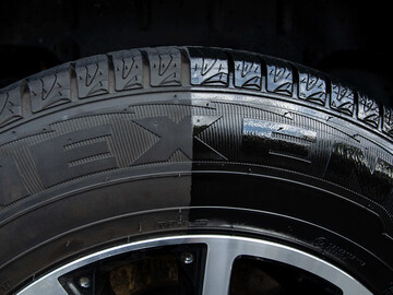 Спрей для чорніння шин Meguiar's G13115 NXT Generation Insane Shine Tire Coating, 425 г