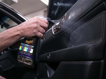 Спрей для догляду за салоном Meguiar's G16216 Ultimate Interior Detailer, 450 мл